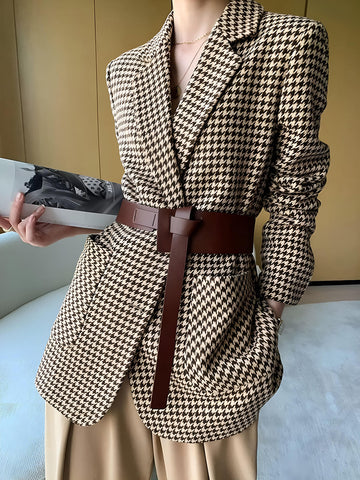 Balıksırtı Bölmeli Kemerli Blazer